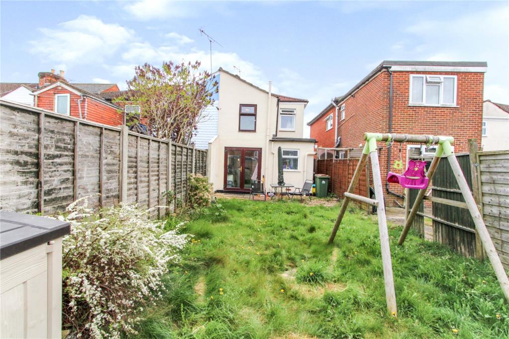 Lot: 14 - THREE-BEDROOM HOUSE -